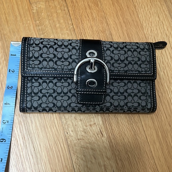 Coach Soho Mini Signature Wallet - Picture 9 of 11